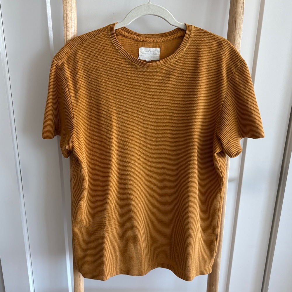 Reserved Craft Men's Short Sleeve Ribbed Tee in Mustard